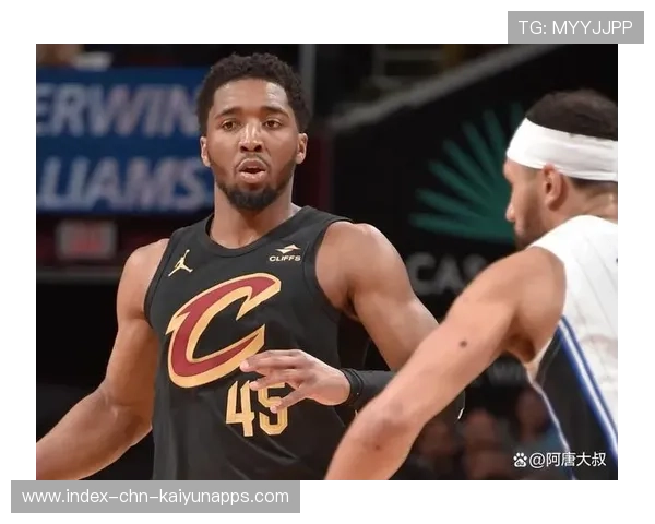 米切尔底角三分稳稳命中，骑士在最后时刻取得领先