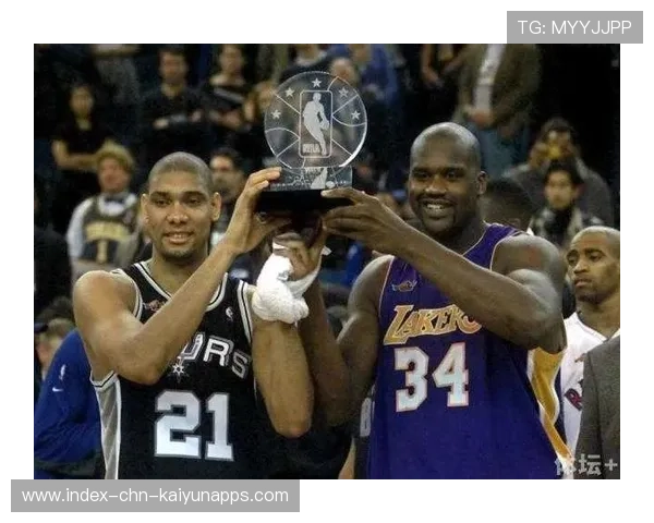 NBA奥尼尔现场表演扣篮引笑声,笑点与惊喜并存