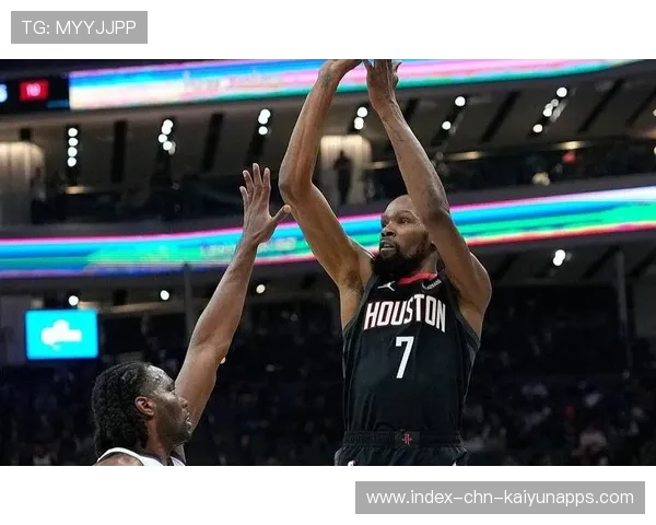 杜兰特稳定输出，比分被慢慢拉开